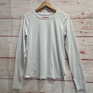 Vuori Long Sleeve Lux Crew Tee in White Sz M